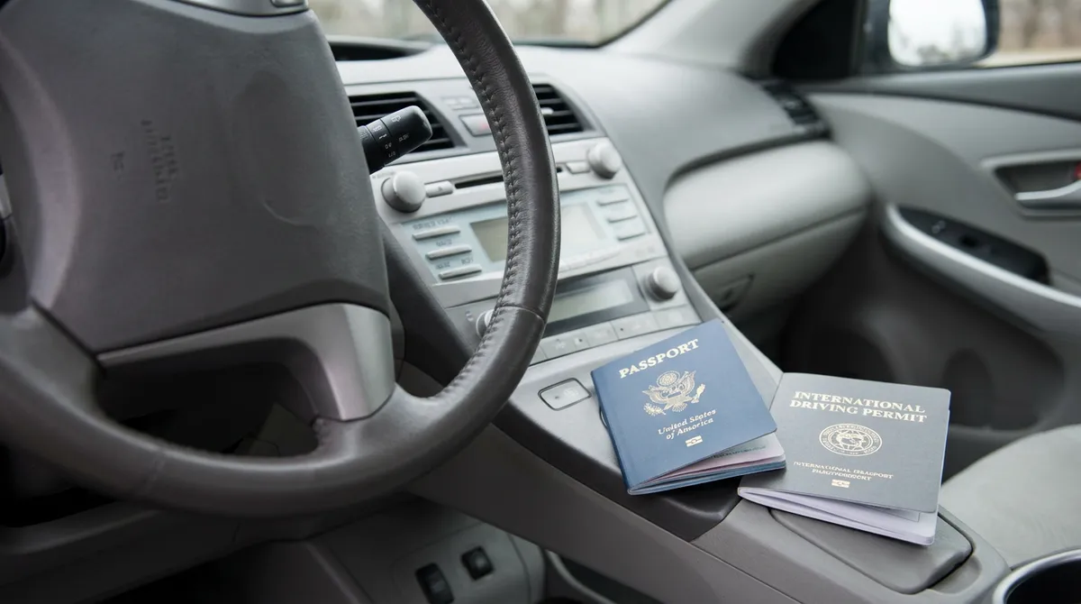 Okładka artykułu: dokumenty kierowcy po imigracji